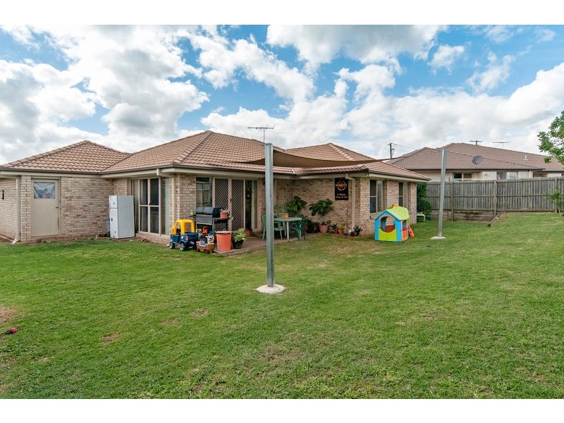 17 Tea Tree Place, Raceview QLD 4305