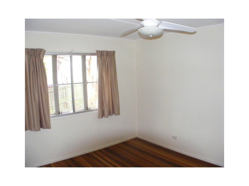 11 Wills Street, Leichhardt QLD 4305