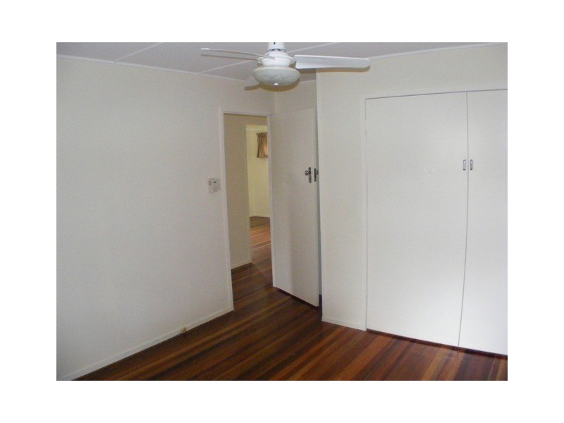 11 Wills Street, Leichhardt QLD 4305