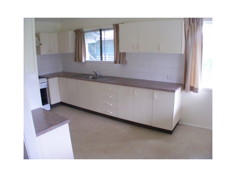 11 Wills Street, Leichhardt QLD 4305