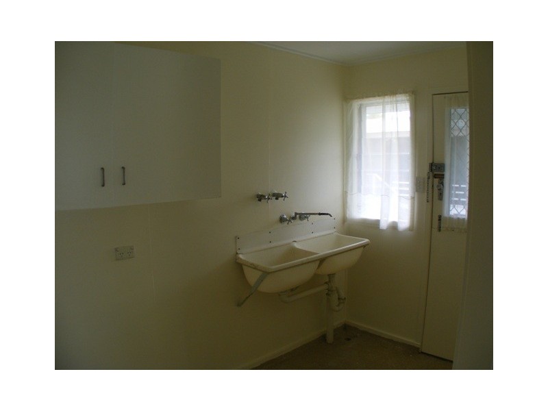 11 Wills Street, Leichhardt QLD 4305