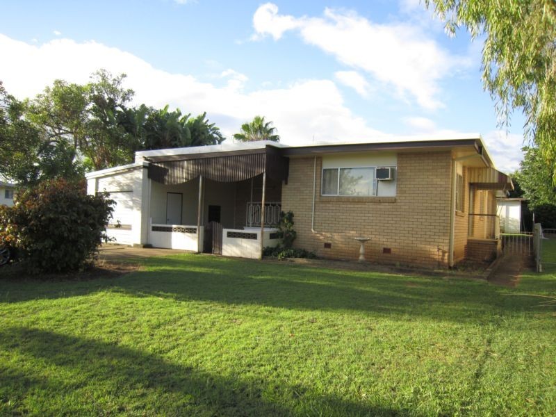 4 Olive Street, Flinders View QLD 4305