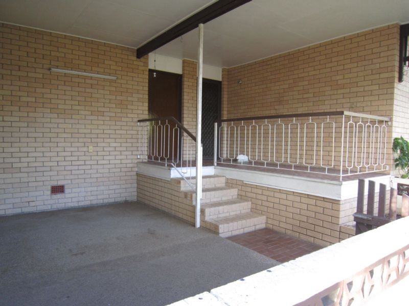 4 Olive Street, Flinders View QLD 4305