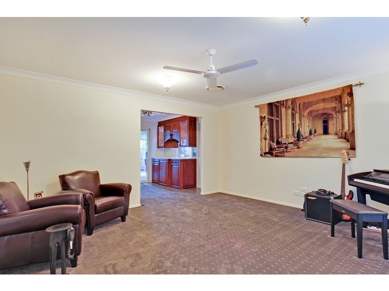 37 Jacana Crescent, Flinders View QLD 4305