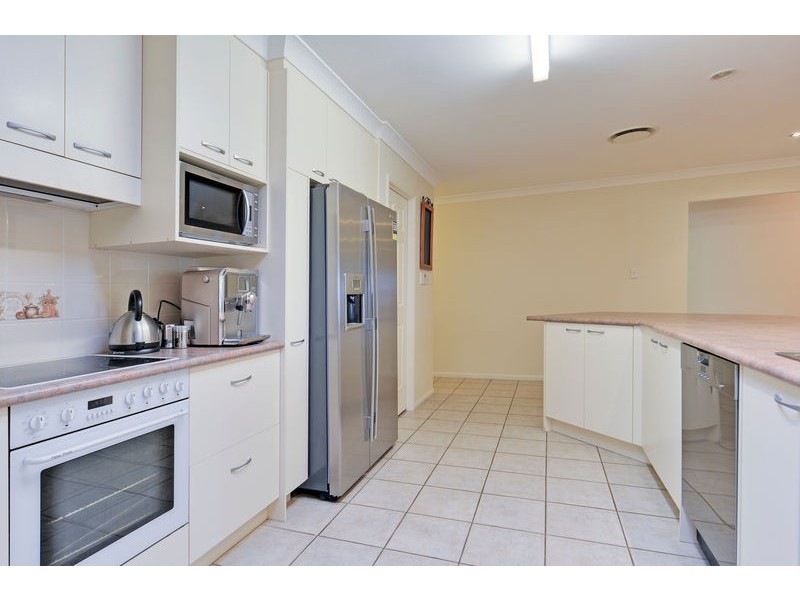 37 Jacana Crescent, Flinders View QLD 4305