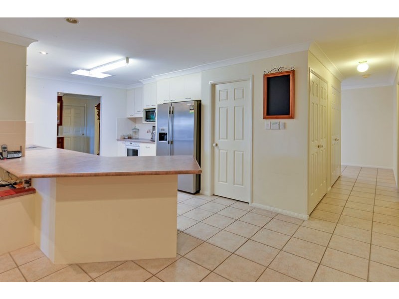 37 Jacana Crescent, Flinders View QLD 4305