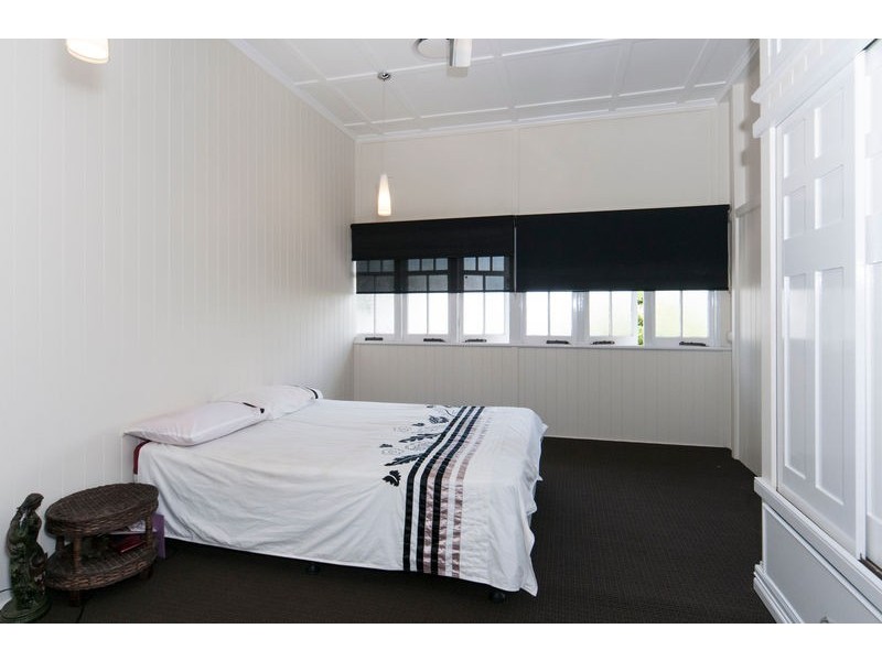 10 Thorn Street, Ipswich QLD 4305