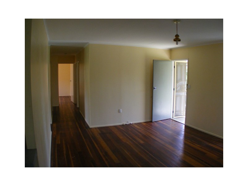 27 Balaclava, Churchill QLD 4305