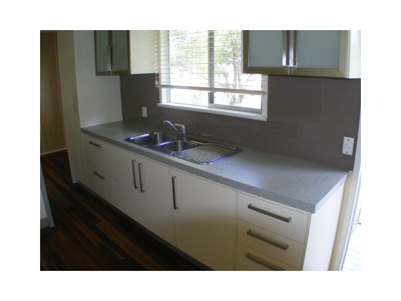 27 Balaclava, Churchill QLD 4305