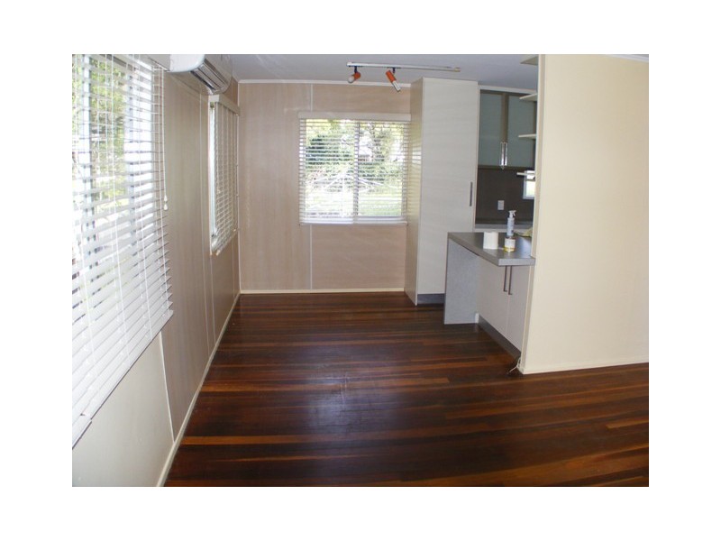 27 Balaclava, Churchill QLD 4305