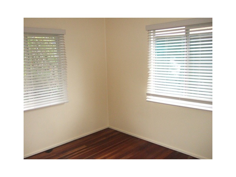 27 Balaclava, Churchill QLD 4305