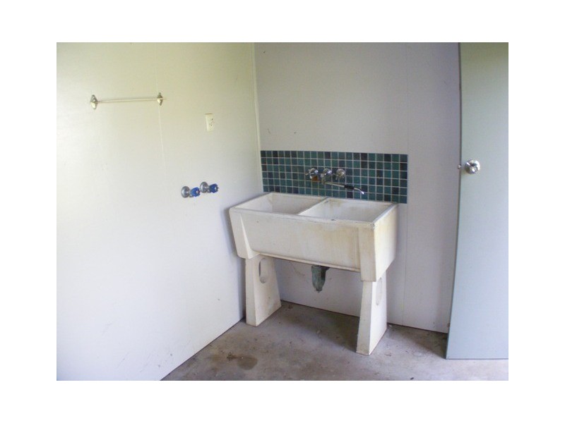 27 Balaclava, Churchill QLD 4305