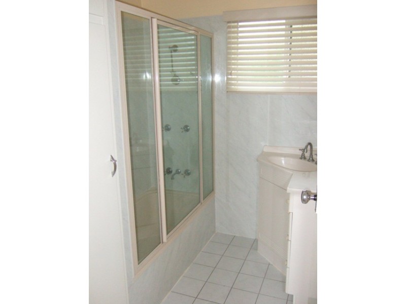 27 Balaclava, Churchill QLD 4305