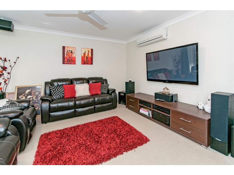 8 Hazelwood Court, Flinders View QLD 4305