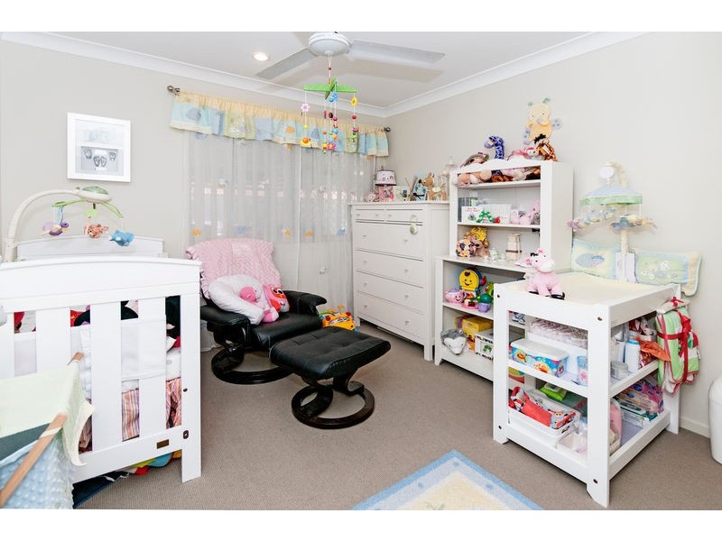 8 Hazelwood Court, Flinders View QLD 4305