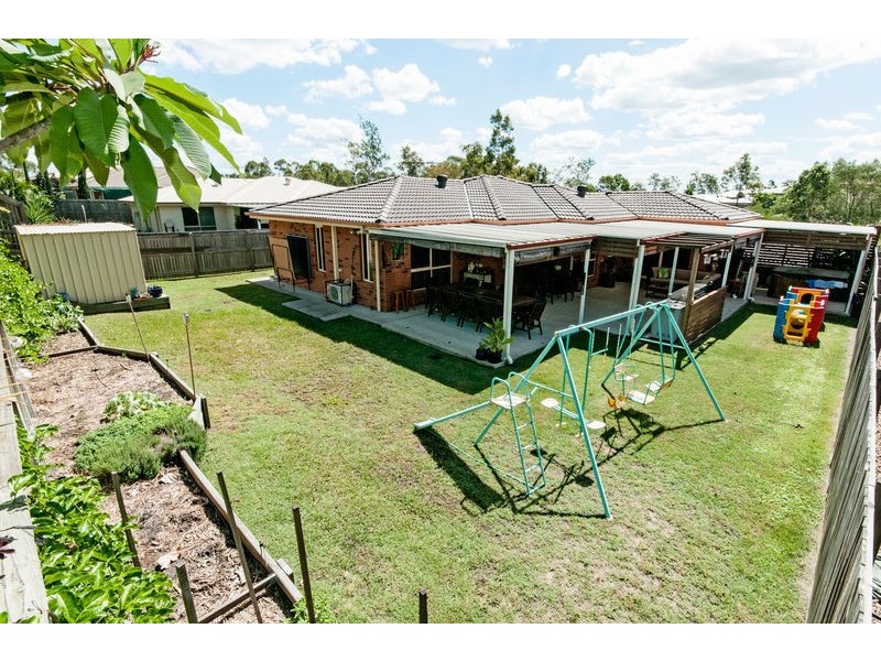 8 Hazelwood Court, Flinders View QLD 4305