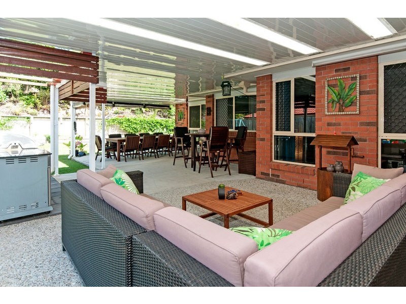 8 Hazelwood Court, Flinders View QLD 4305