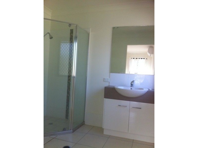 9A Ogilvie Street, Bundamba QLD 4304