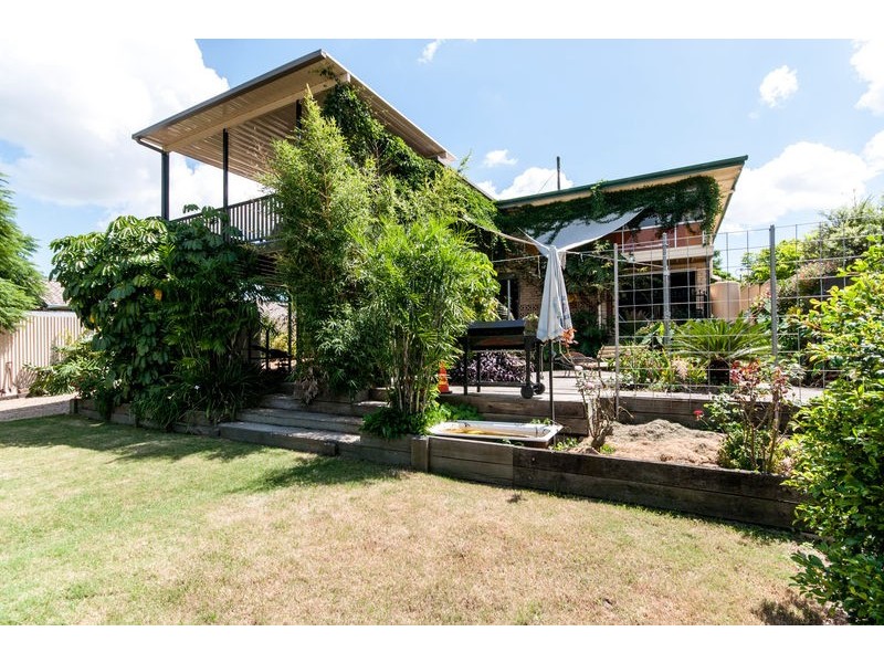 31 Knight Avenue, Silkstone QLD 4304