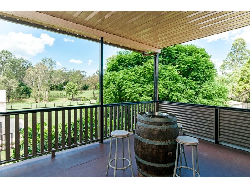 31 Knight Avenue, Silkstone QLD 4304