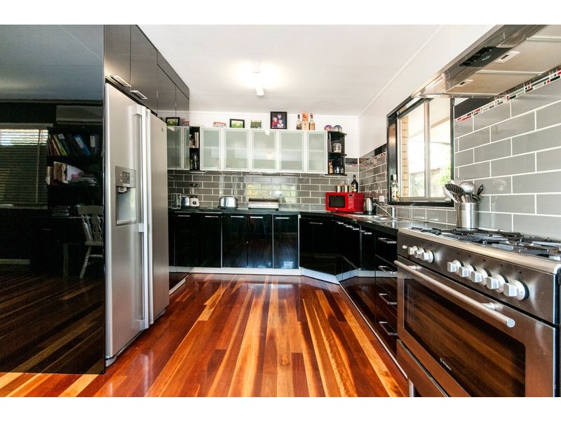 31 Knight Avenue, Silkstone QLD 4304