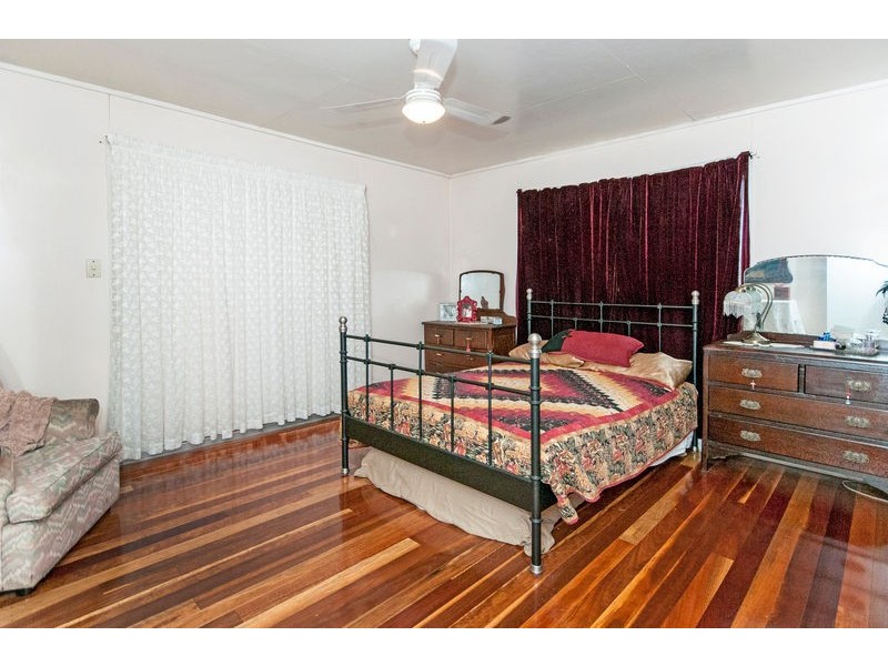 31 Knight Avenue, Silkstone QLD 4304