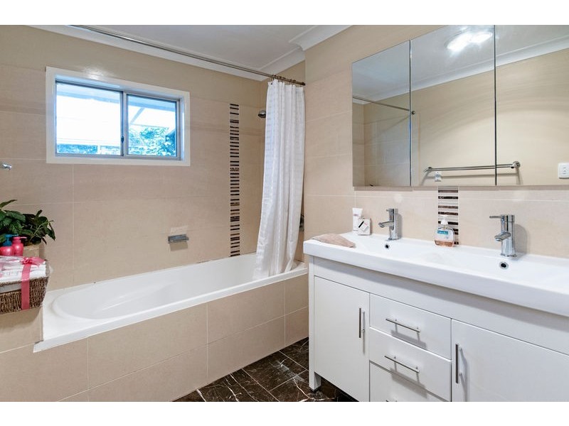 31 Knight Avenue, Silkstone QLD 4304