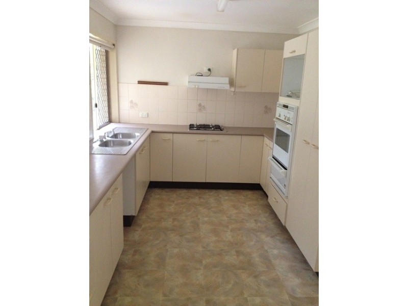 49 Jonquil Circuit, Flinders View QLD 4305