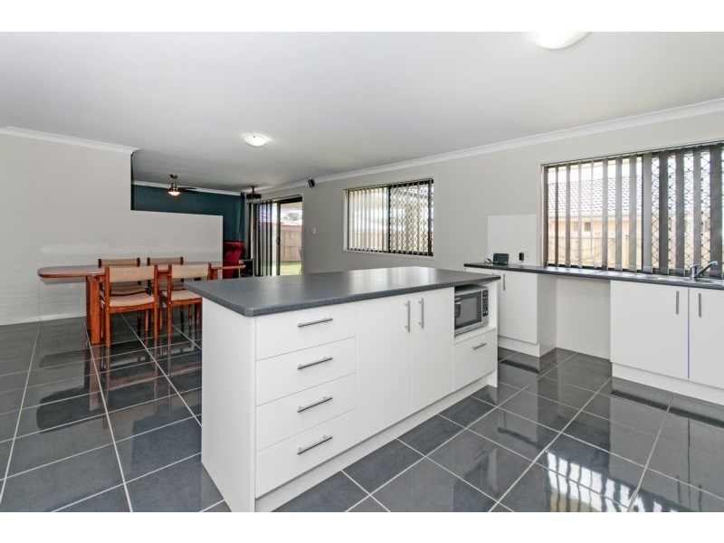 17 Earlwood Court, Raceview QLD 4305