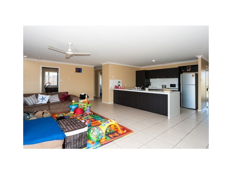 2 Brittany Crescent, Raceview QLD 4305