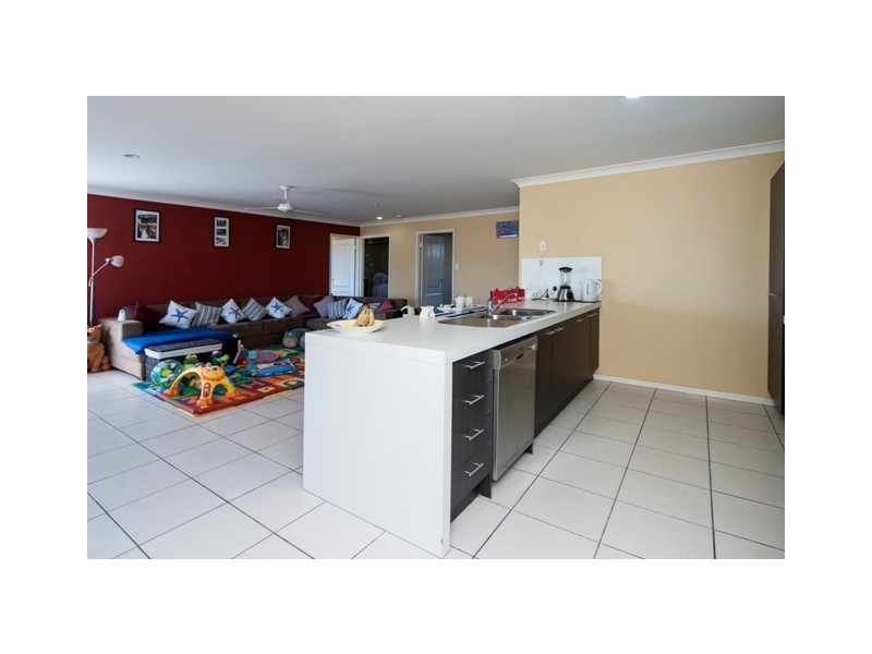 2 Brittany Crescent, Raceview QLD 4305