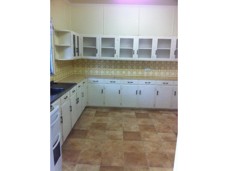 7 Orangefield Street, Eastern Heights QLD 4305