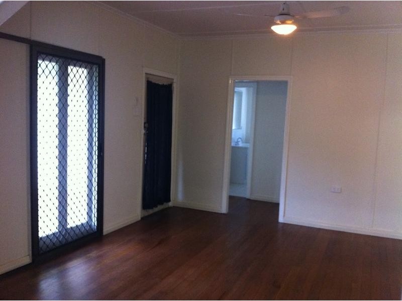 7 Orangefield Street, Eastern Heights QLD 4305