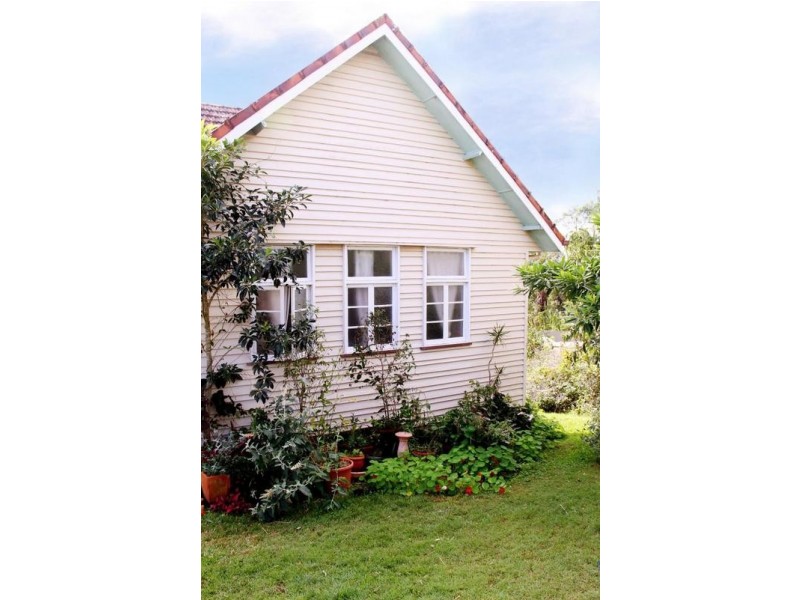 26 Harwood Street, Bardon QLD 4065