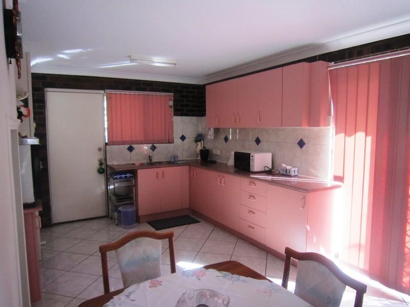 1/160 Glebe Road, Booval QLD 4304