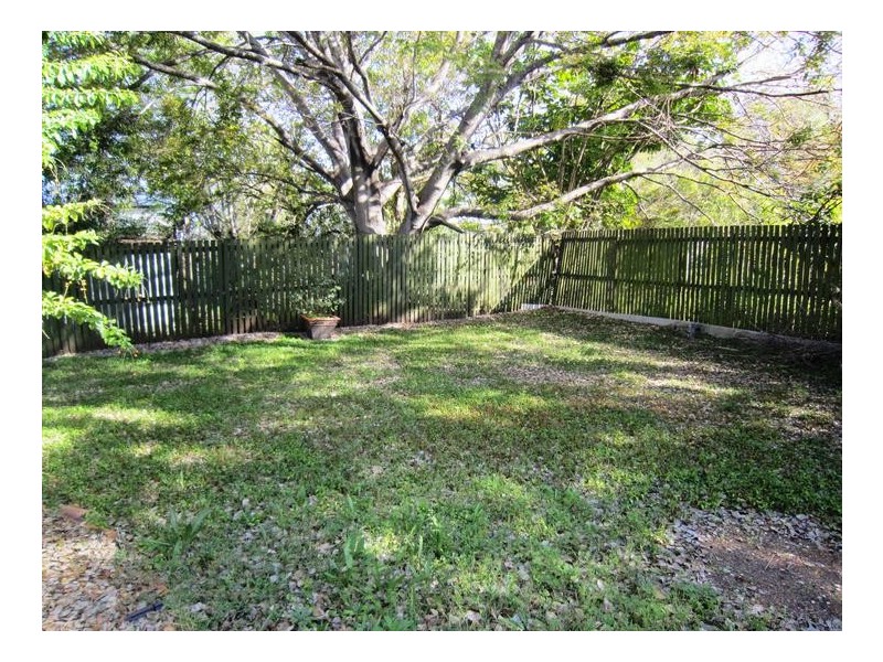 1/160 Glebe Road, Booval QLD 4304