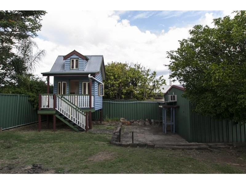 24 Greenham Street, Raceview QLD 4305