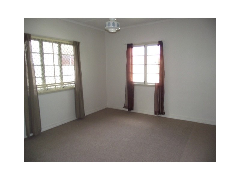 9A Park Street, Ipswich QLD 4305