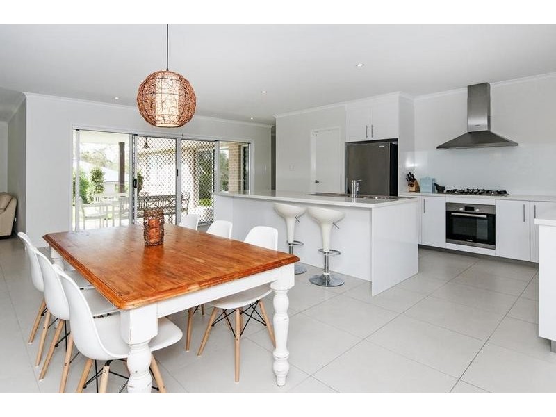 16 Azure Court, Deebing Heights QLD 4306