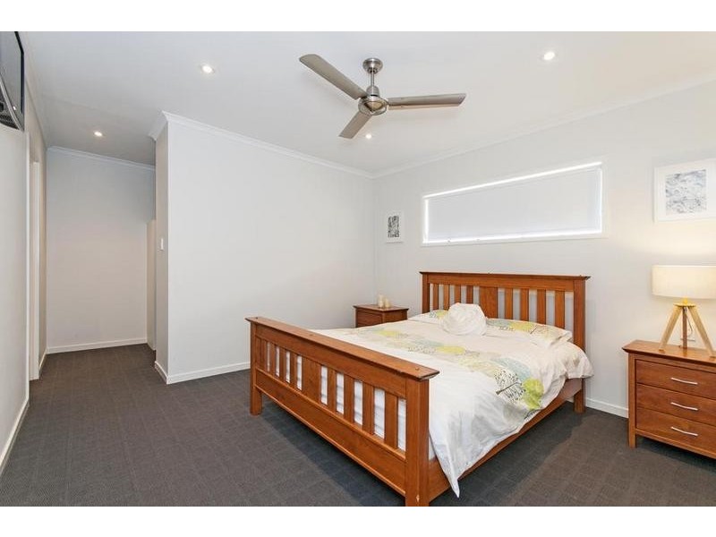 16 Azure Court, Deebing Heights QLD 4306