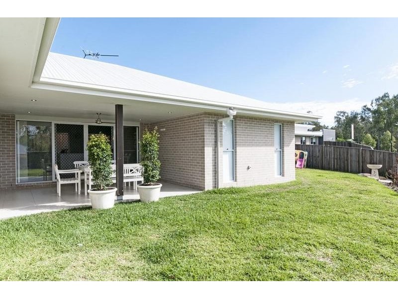 16 Azure Court, Deebing Heights QLD 4306
