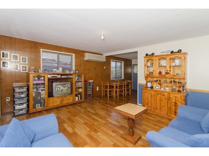 8 Rapur Street, Raceview QLD 4305