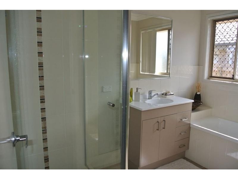 5 Kordan Boulevard, Raceview QLD 4305