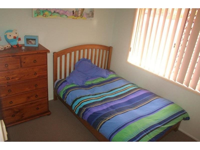 76 Jonquil Circuit, Flinders View QLD 4305