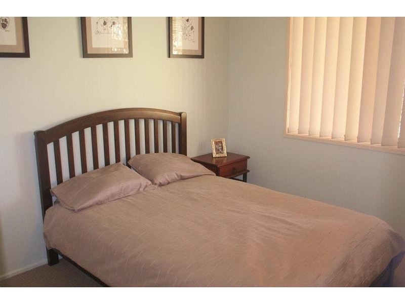 76 Jonquil Circuit, Flinders View QLD 4305