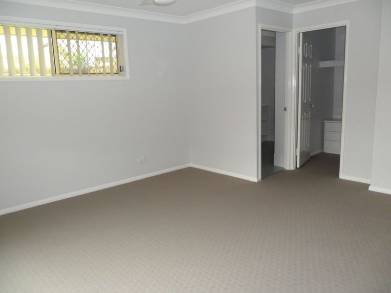 53 Discovery Street, Flinders View QLD 4305