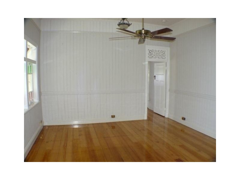 35 Smith Street, North Ipswich QLD 4305