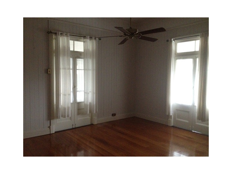 35 Smith Street, North Ipswich QLD 4305