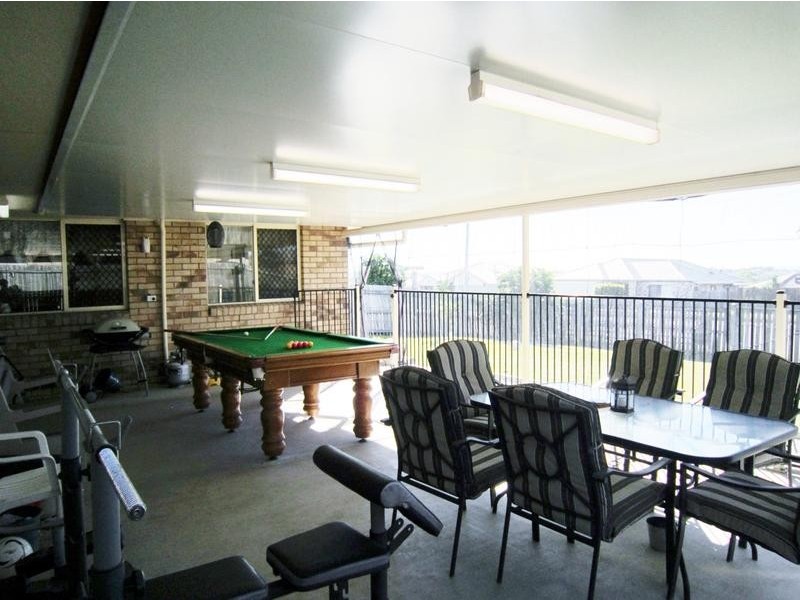 55 Discovery Street, Flinders View QLD 4305