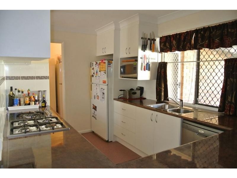 41 Jonquil Circuit, Flinders View QLD 4305
